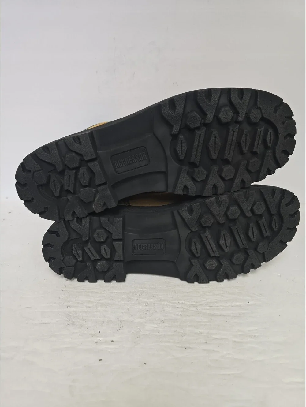 Aggressor Mens 6